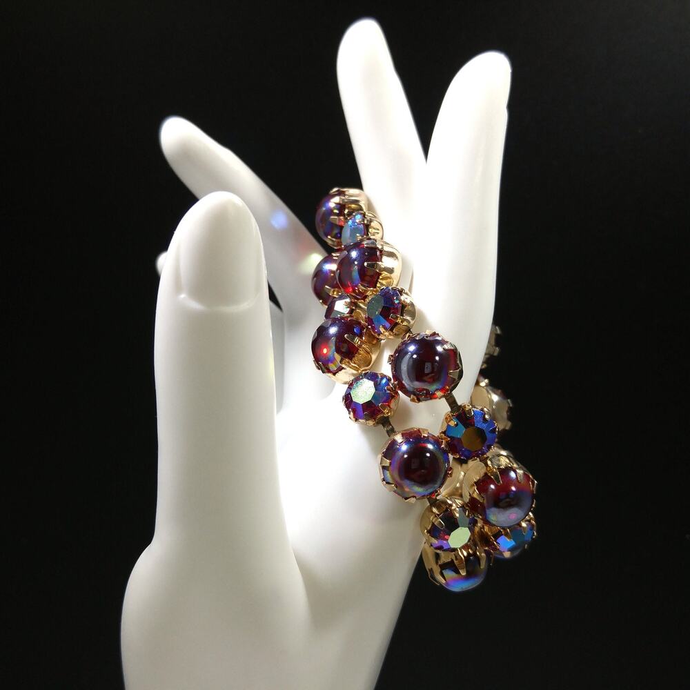 Mid-Century Red Aurora Borealis Rhinestone Cabochon Bracelet, Gold Plate Vintage - Picture 4 of 10